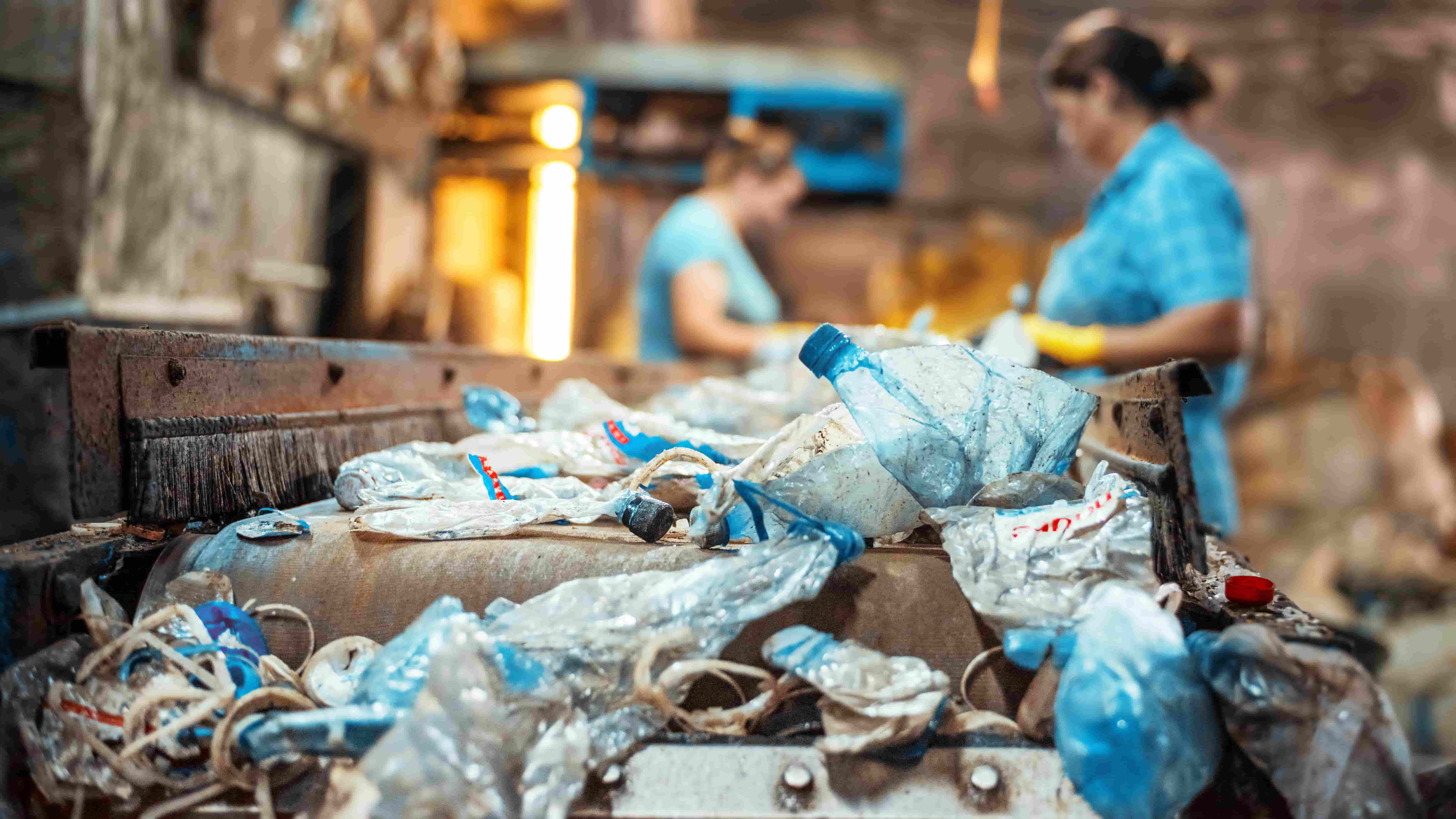 From Bottles to Climate Solution: Plastic Waste Becomes Carbon Capture Material