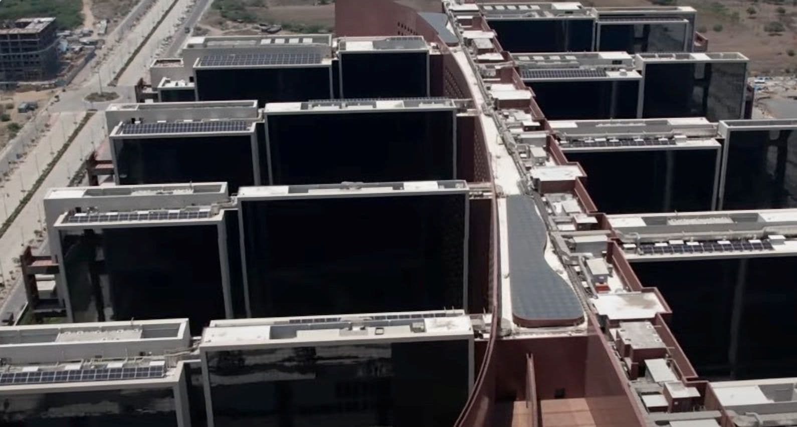 LONGi Modules Energise Largest Green Office Building