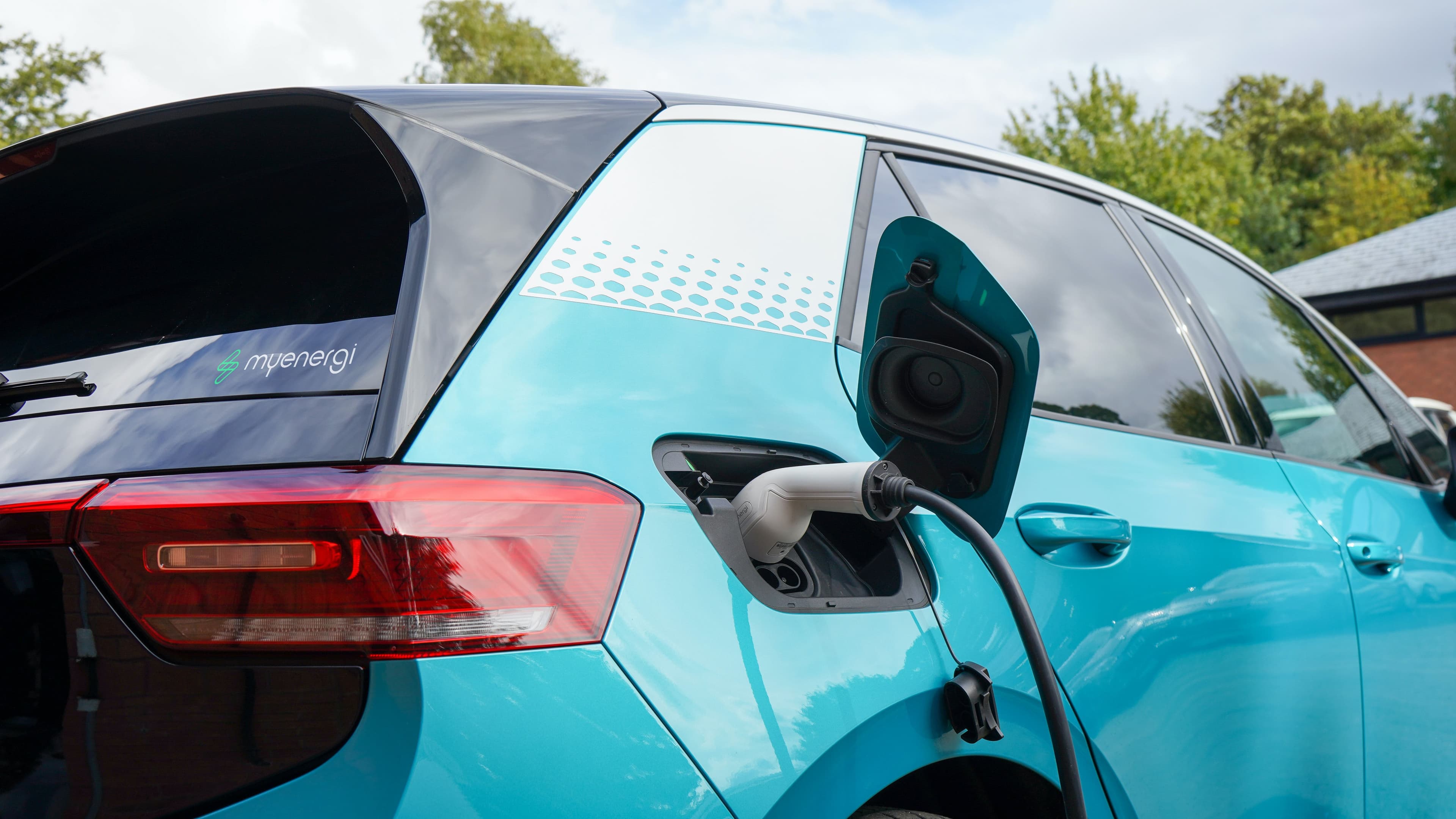 Cox Automotive Mobility Initiatives Encourage Expanded Electric Fleets