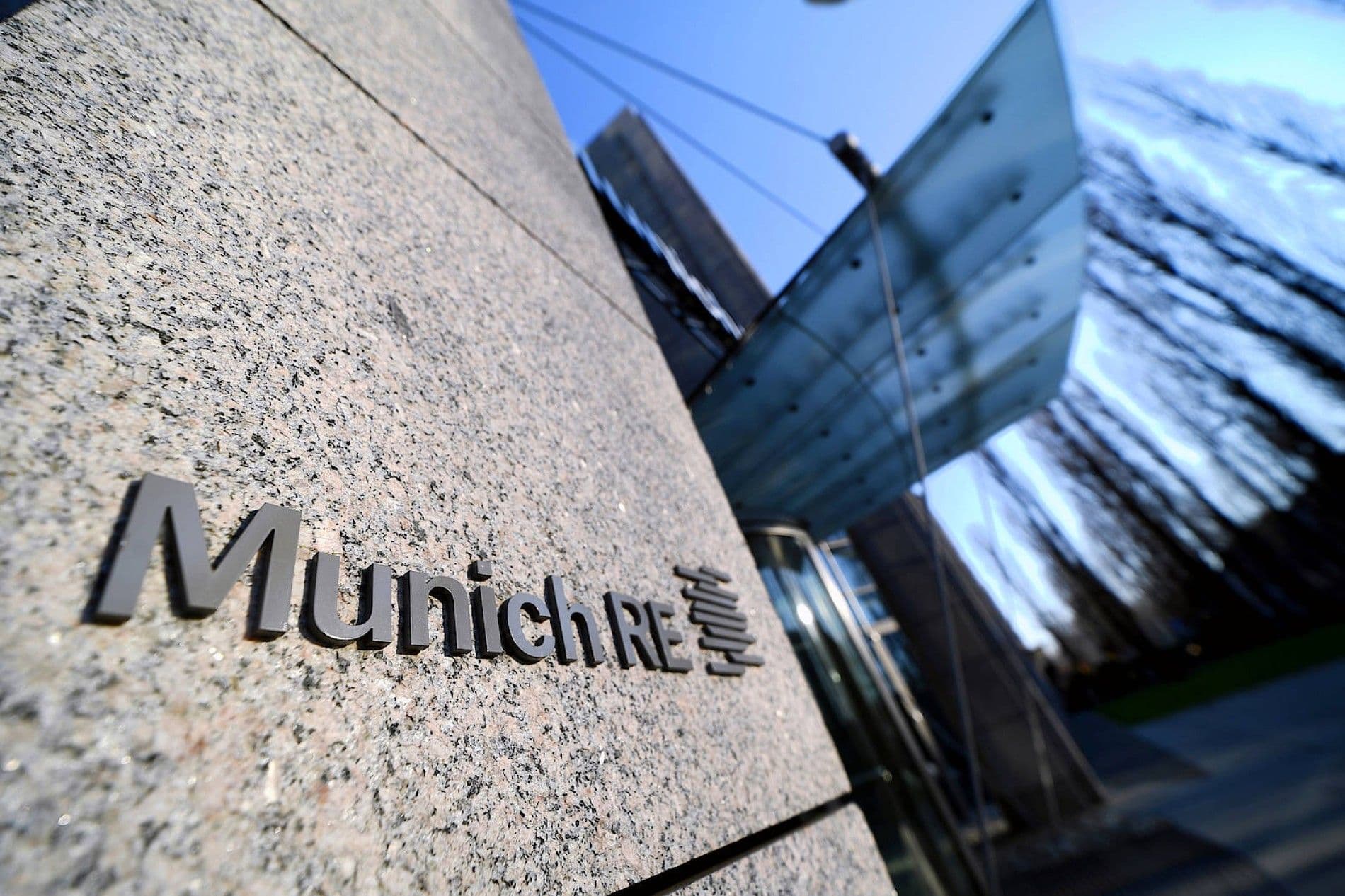 Munich Re’s Places its First Subordinated Bond in US Market