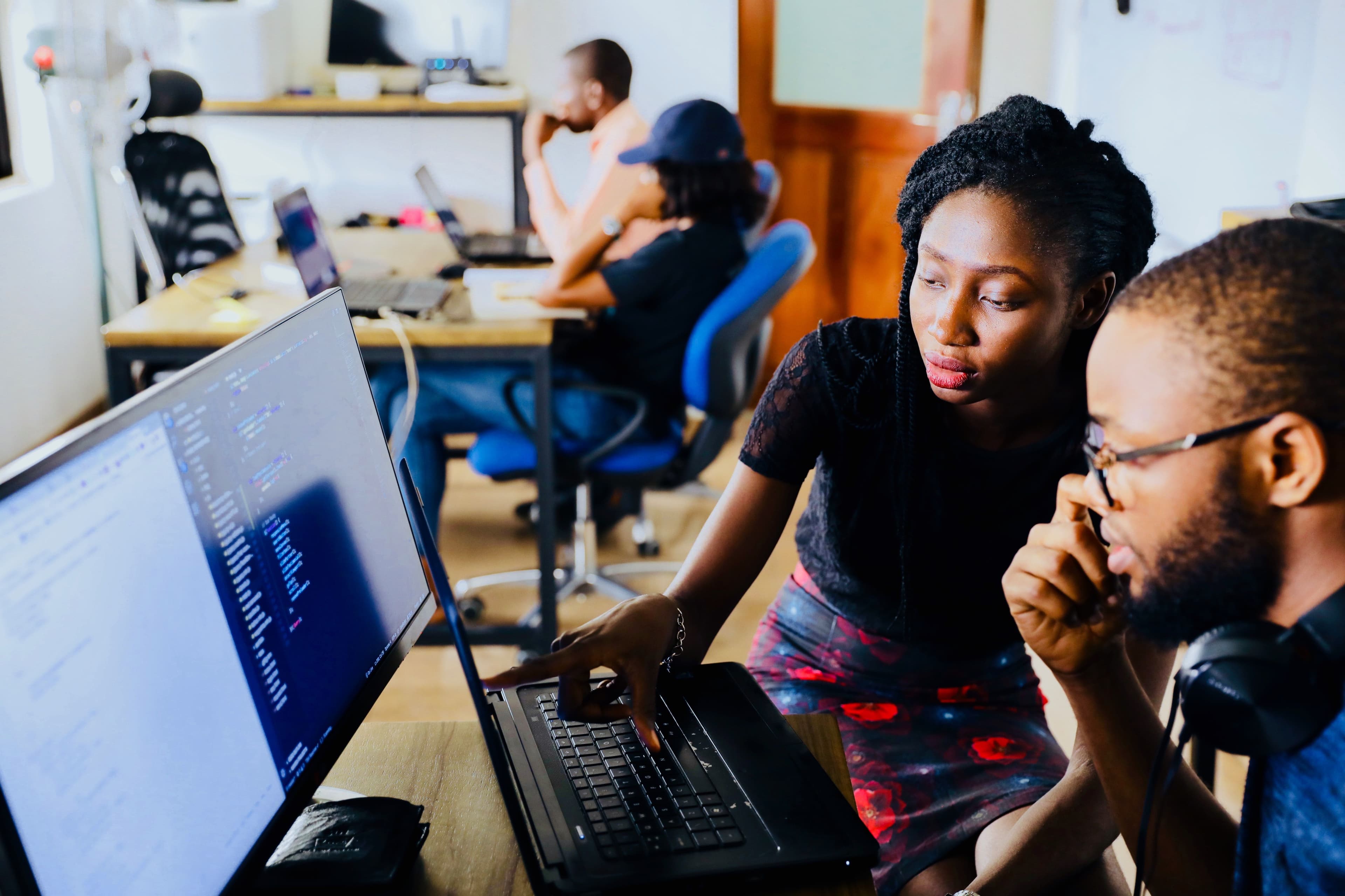 Silicon Valley Fails to Encourage Black Women as it Closes Wage Gaps