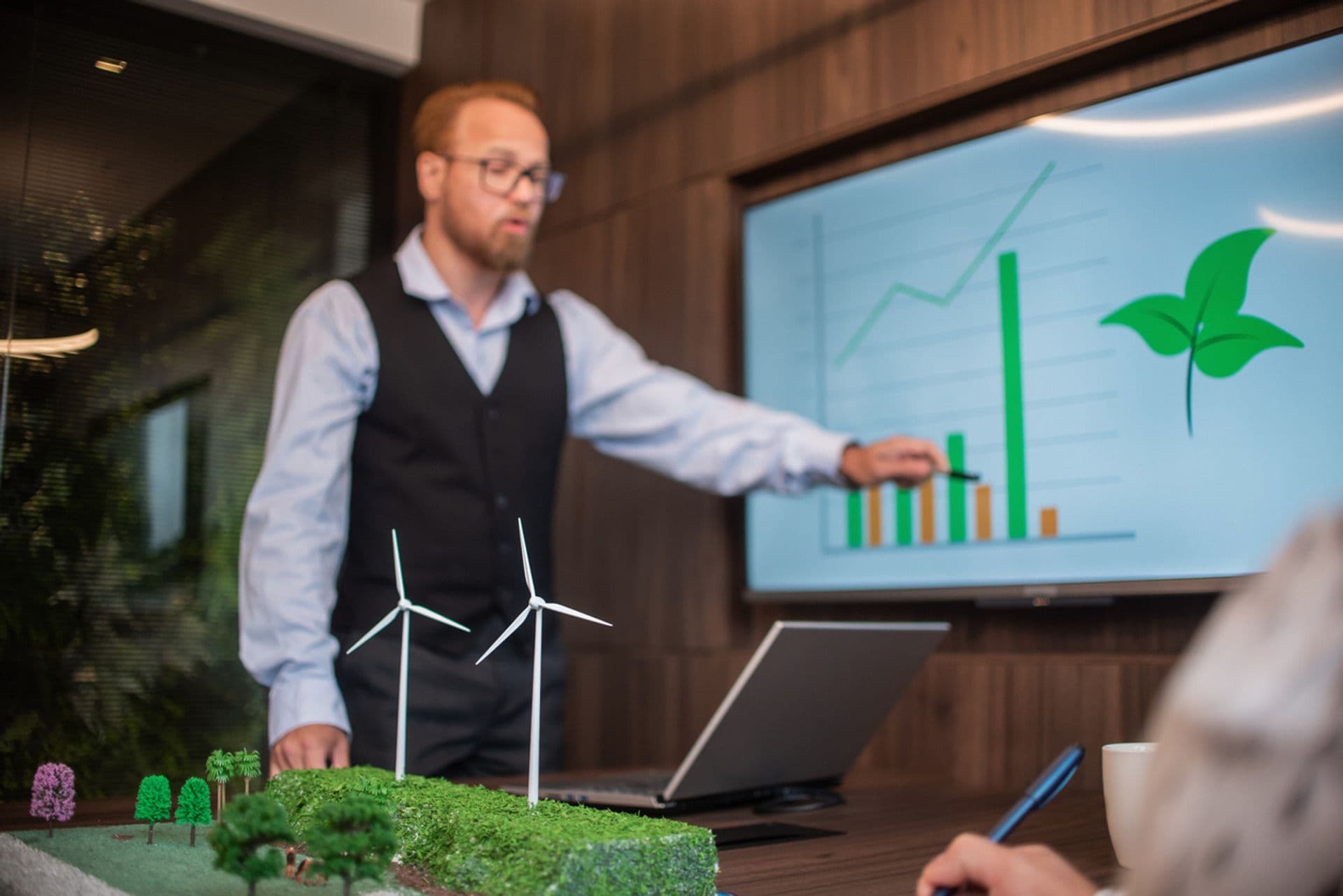 Payhawk, Lune Make it Easier for Companies to Go Green