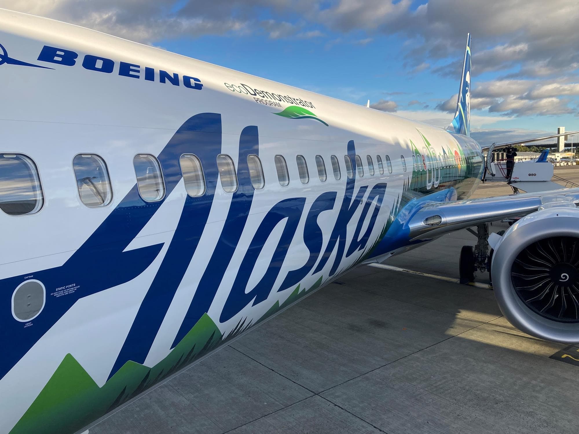 Alaska Airlines, Microsoft, and Twelve Collaborate to Develop a New Type of Sustainable Aviation Fuel