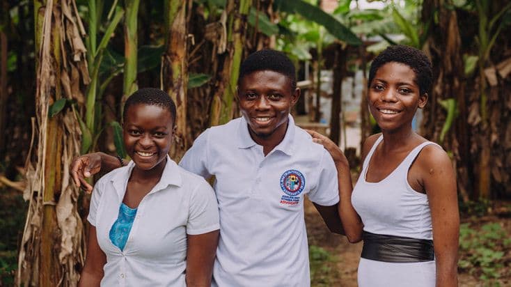 Community caregivers spread hope in Ghana amid two pandemics, with support from Apple