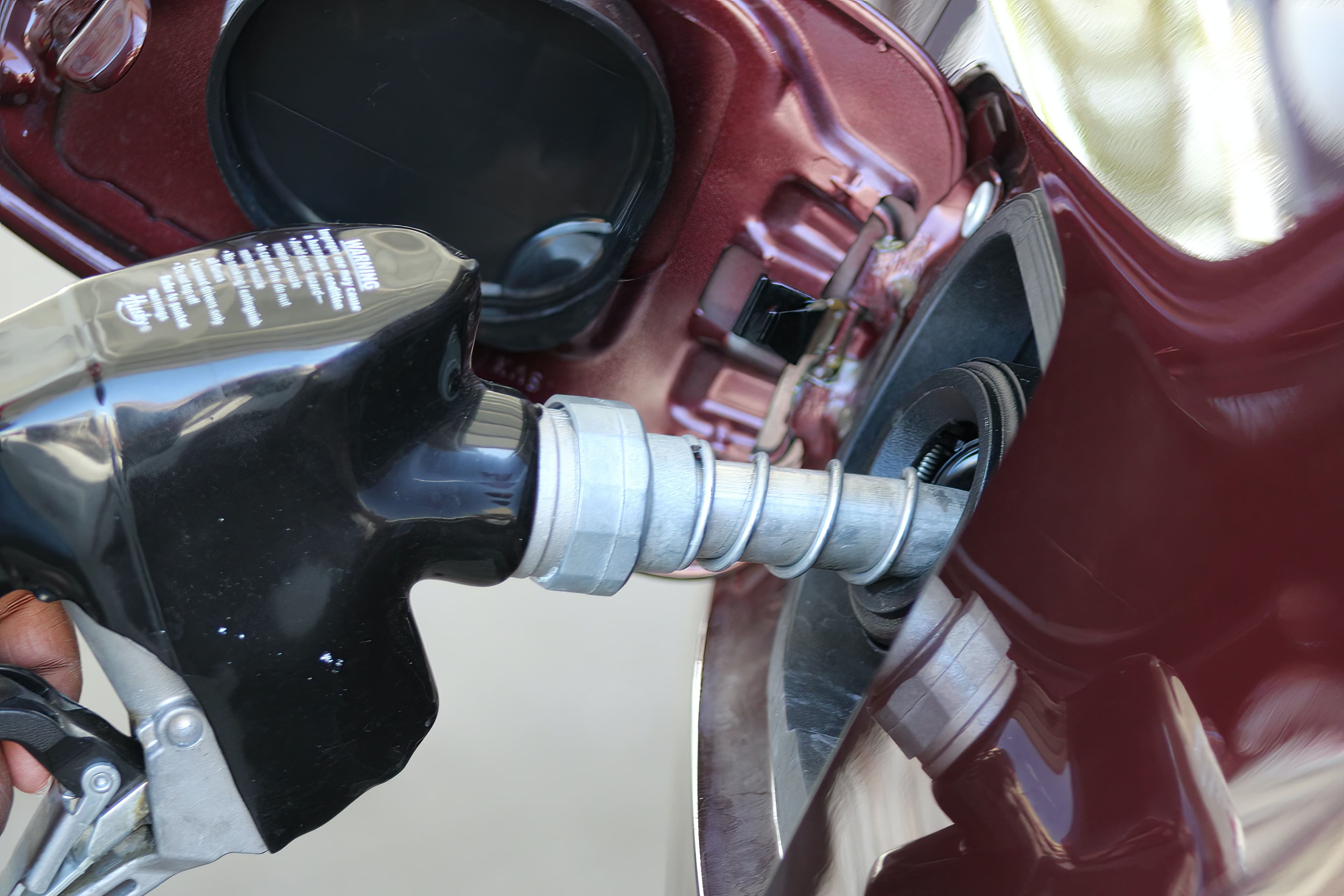 Vietnam Legislature Mandates Further 50% Cut in Environment Tax on Fuel