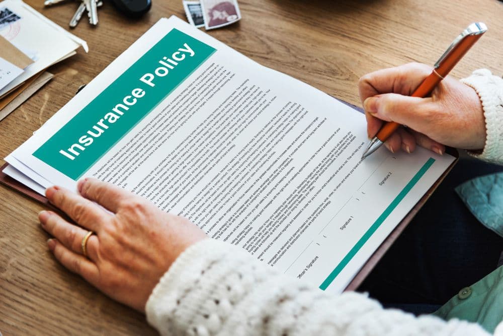 Insurance Sector's Climate Risk from Fossil Assets