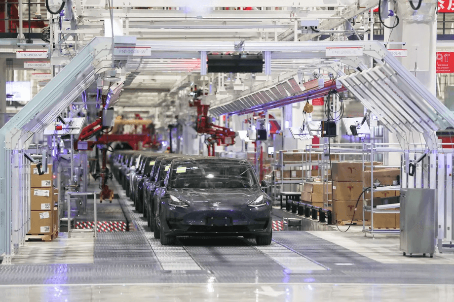 Tesla's Shanghai Factory will See Workers Sleeping and Eating following COVID Shutdowns