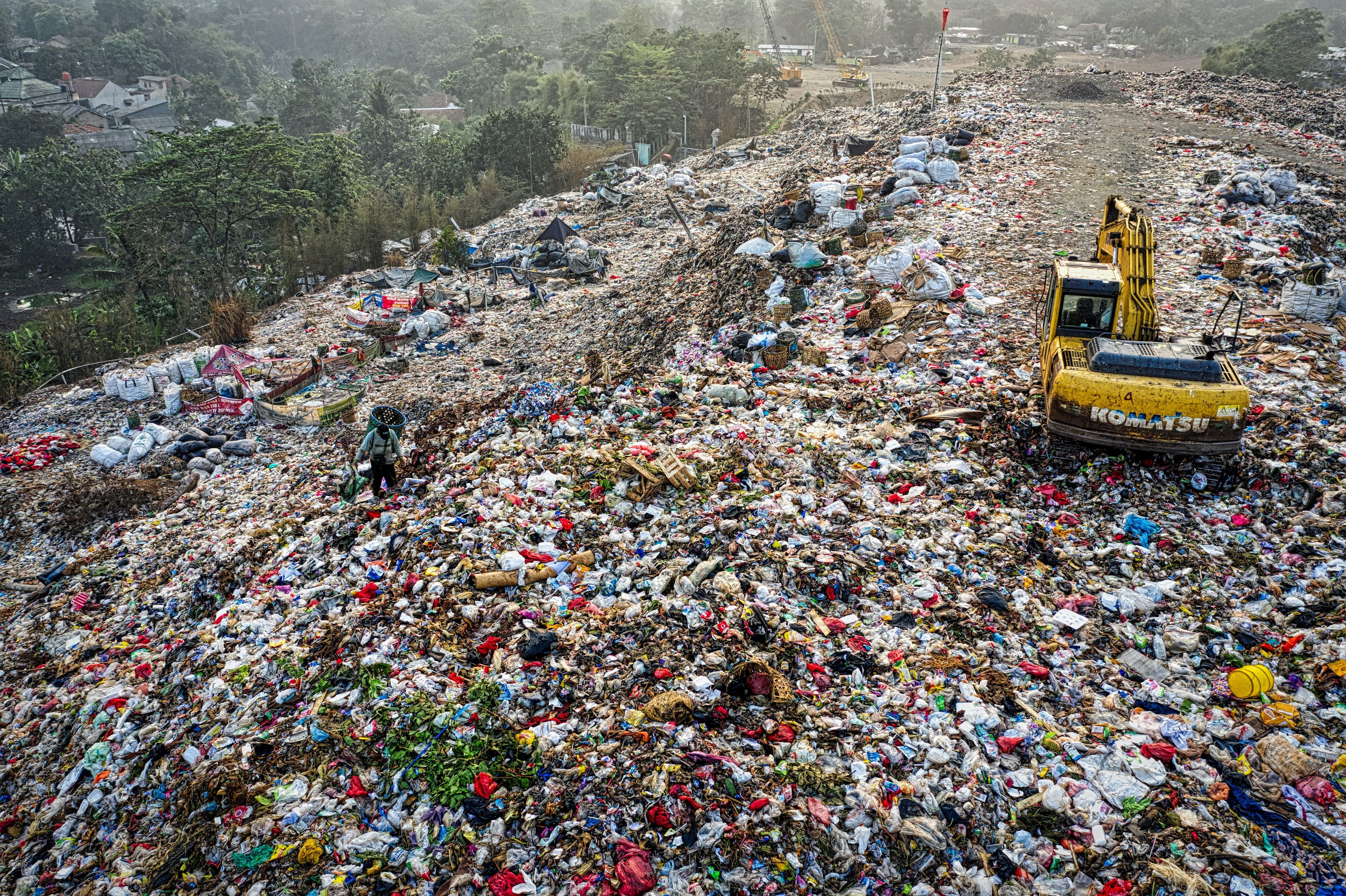 California Passes Nation’s Toughest Plastic Waste Law