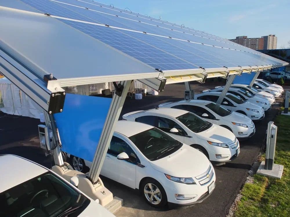 Engineering Students Build Solar Charging Station for Sustainability Vehicle