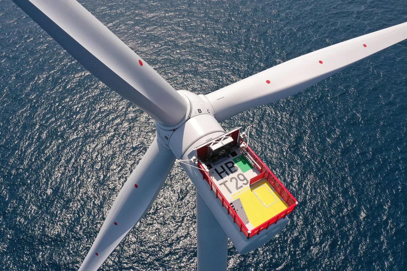 AkzoNobel protects the largest offshore wind farm