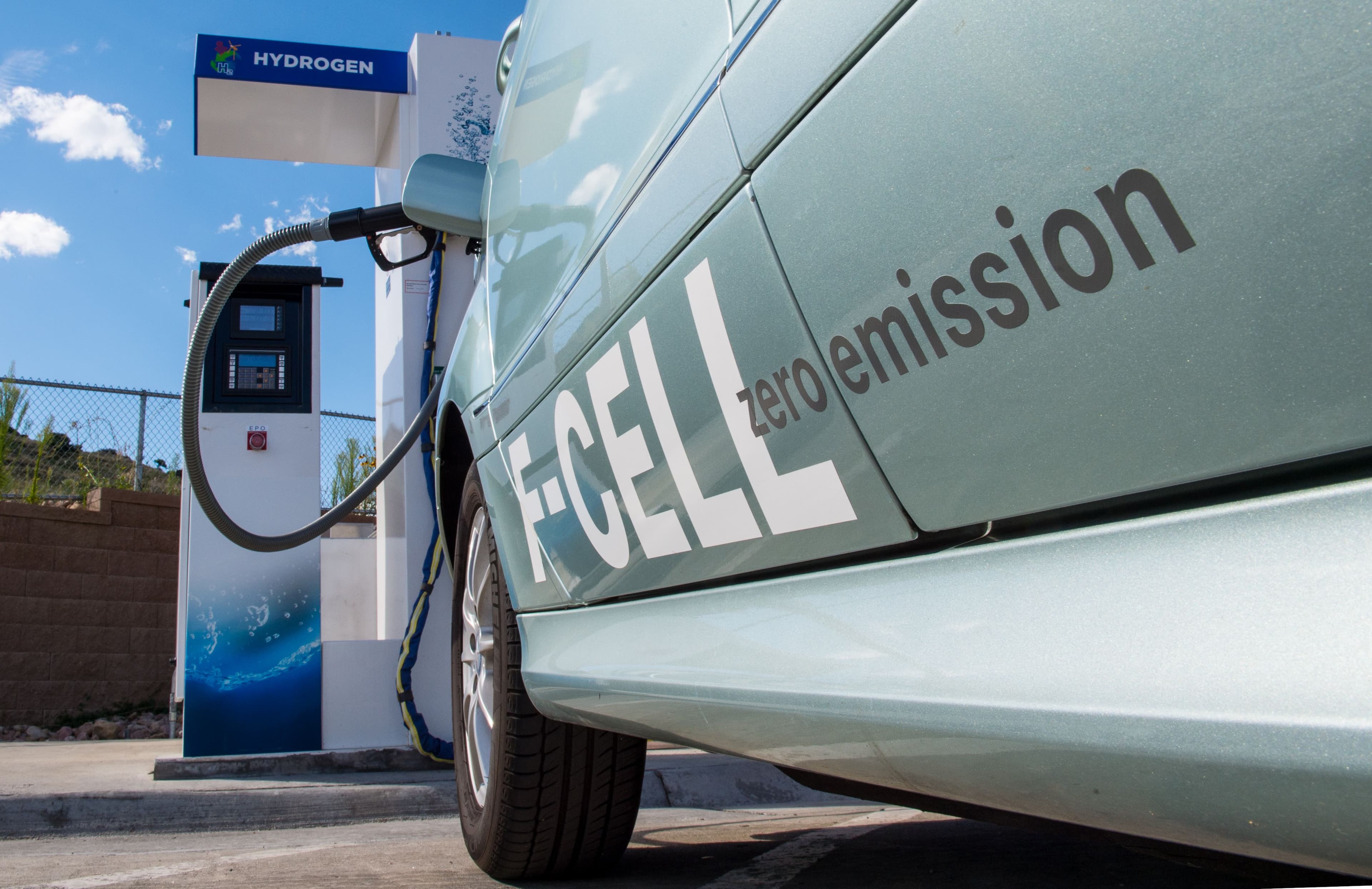 Rolls-Royce Invests in Hydrogen Energy with 54% Stake in Hoeller