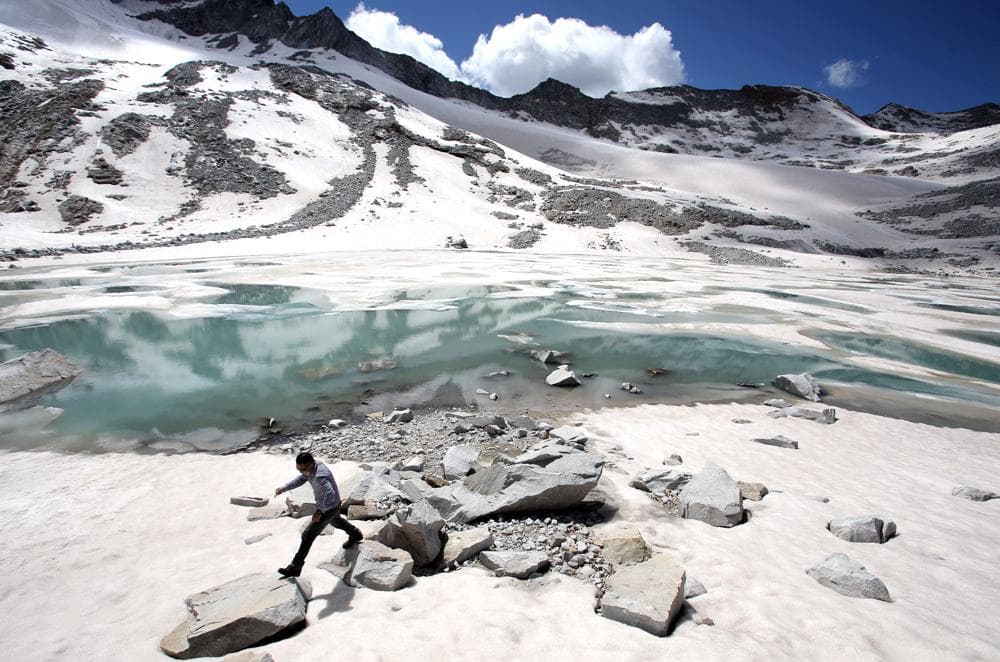 Report Says China Dumping Toxic and Regular Waste In Tibet